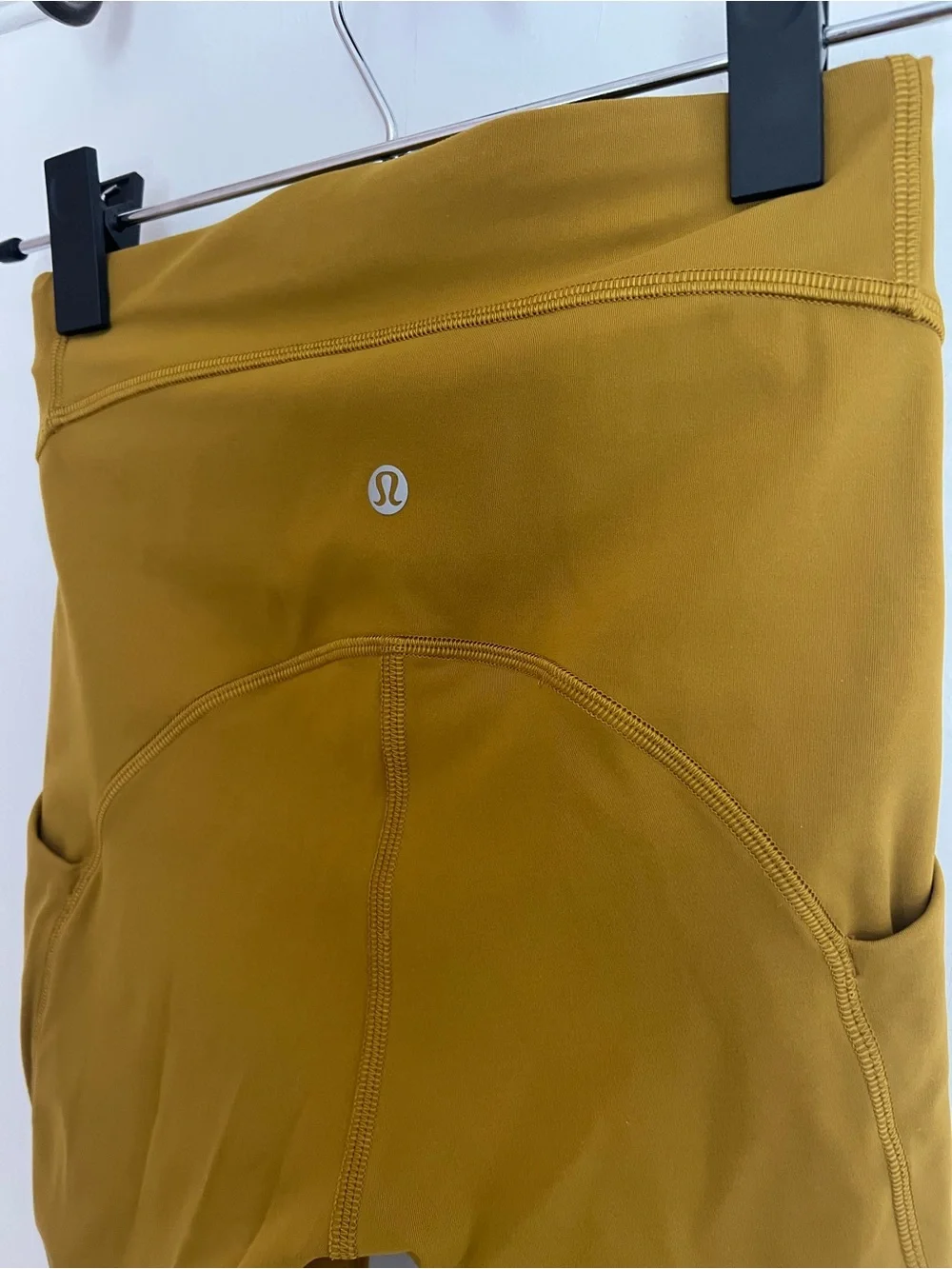 Lulu Lemon Power Thru High Rise Tight 25”